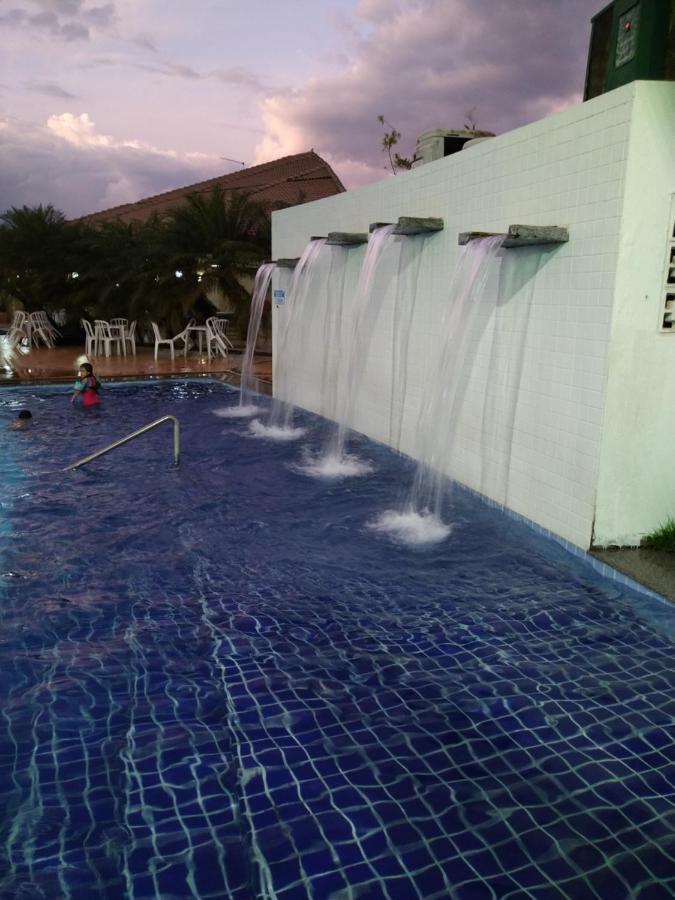 Apartamento Do Lago, Com Churrasqueira Privativa , Cozinha , Internet Banda Larga, Rampa Barco E Jet, Pesqueiro - B101 Caldas Novas Bagian luar foto