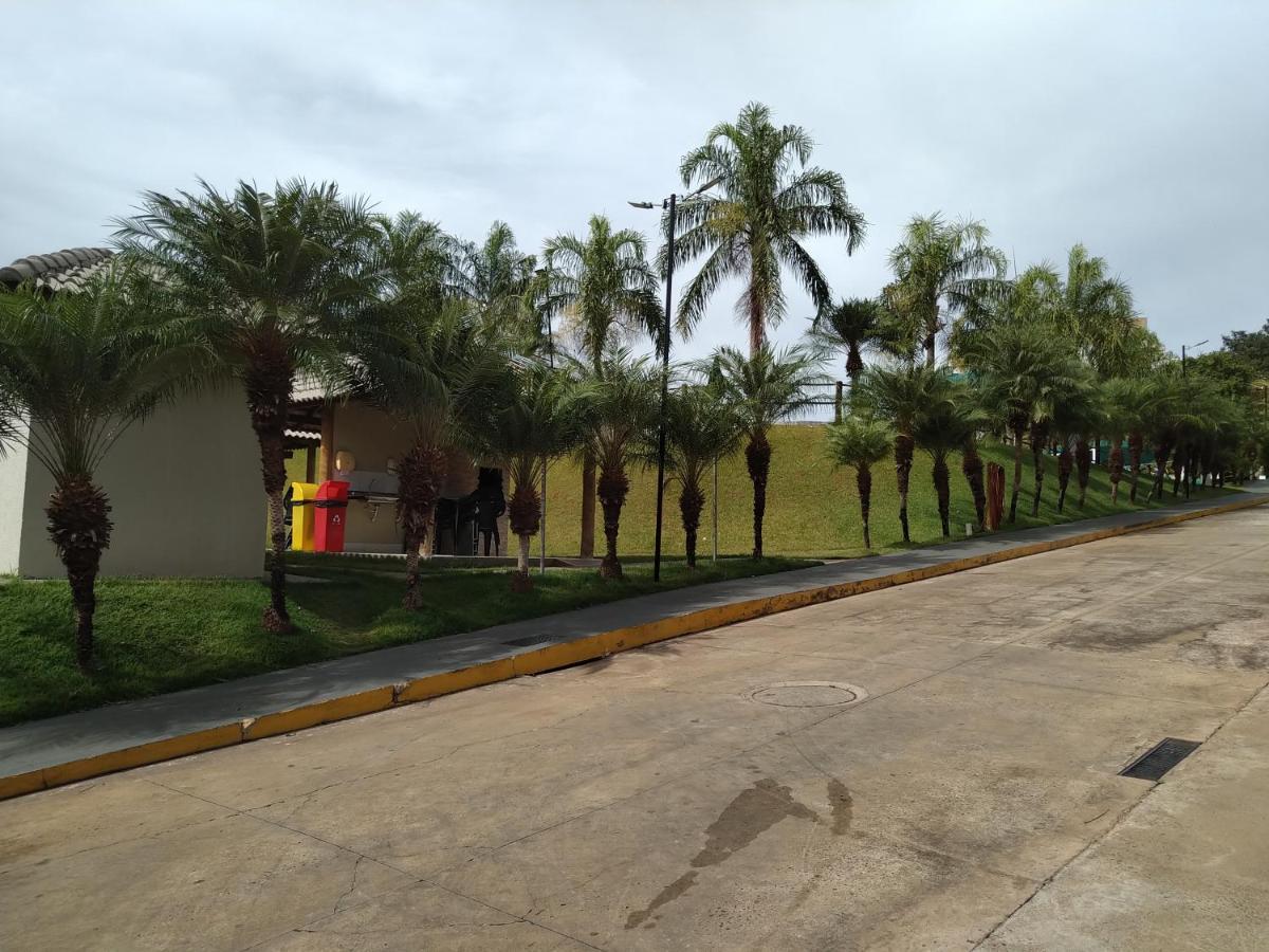 Apartamento Do Lago, Com Churrasqueira Privativa , Cozinha , Internet Banda Larga, Rampa Barco E Jet, Pesqueiro - B101 Caldas Novas Bagian luar foto