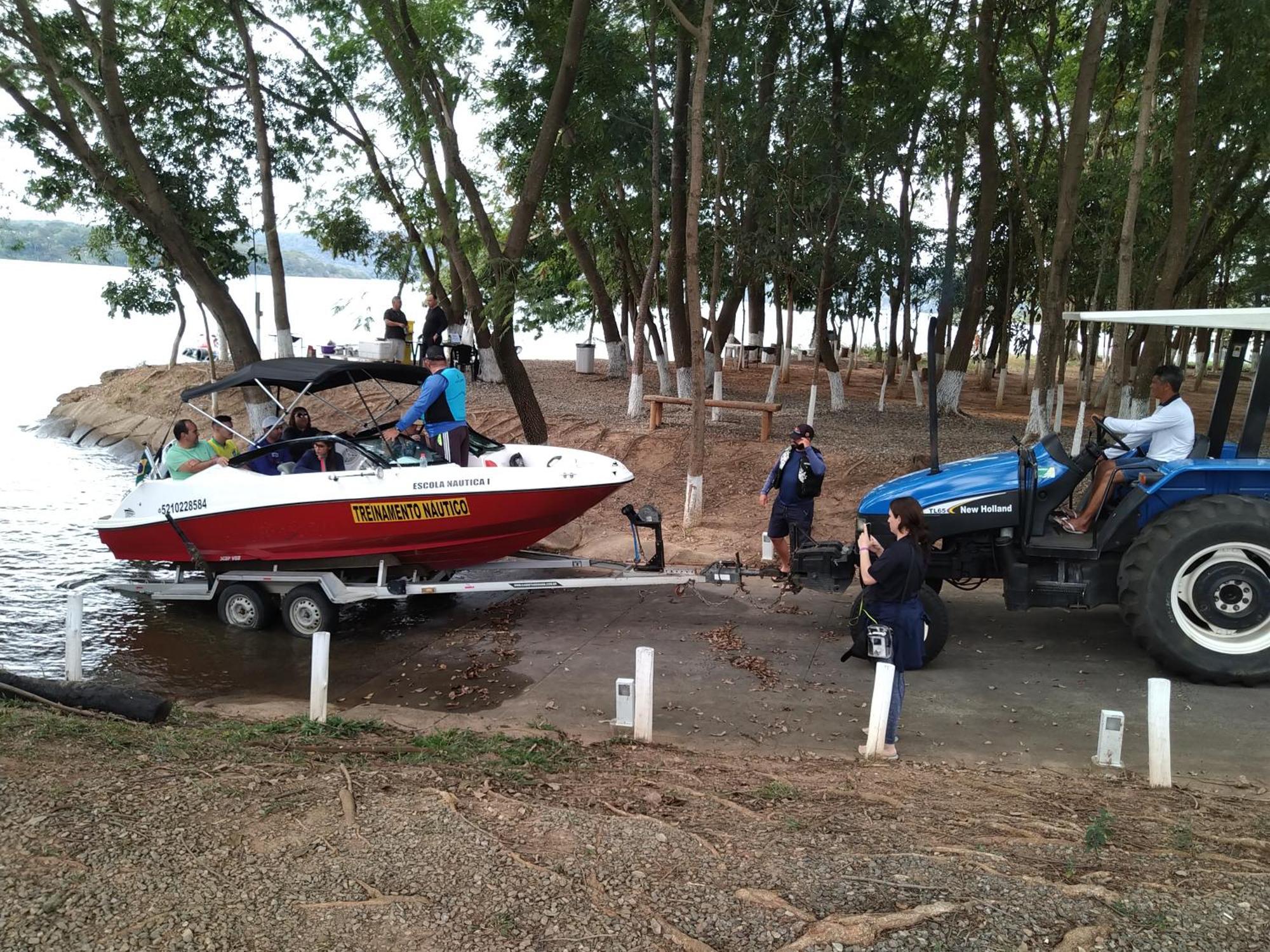 Apartamento Do Lago, Com Churrasqueira Privativa , Cozinha , Internet Banda Larga, Rampa Barco E Jet, Pesqueiro - B101 Caldas Novas Bagian luar foto
